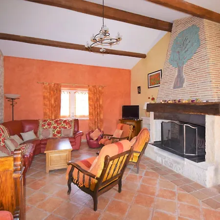 Holiday Lacajoque By Interhome